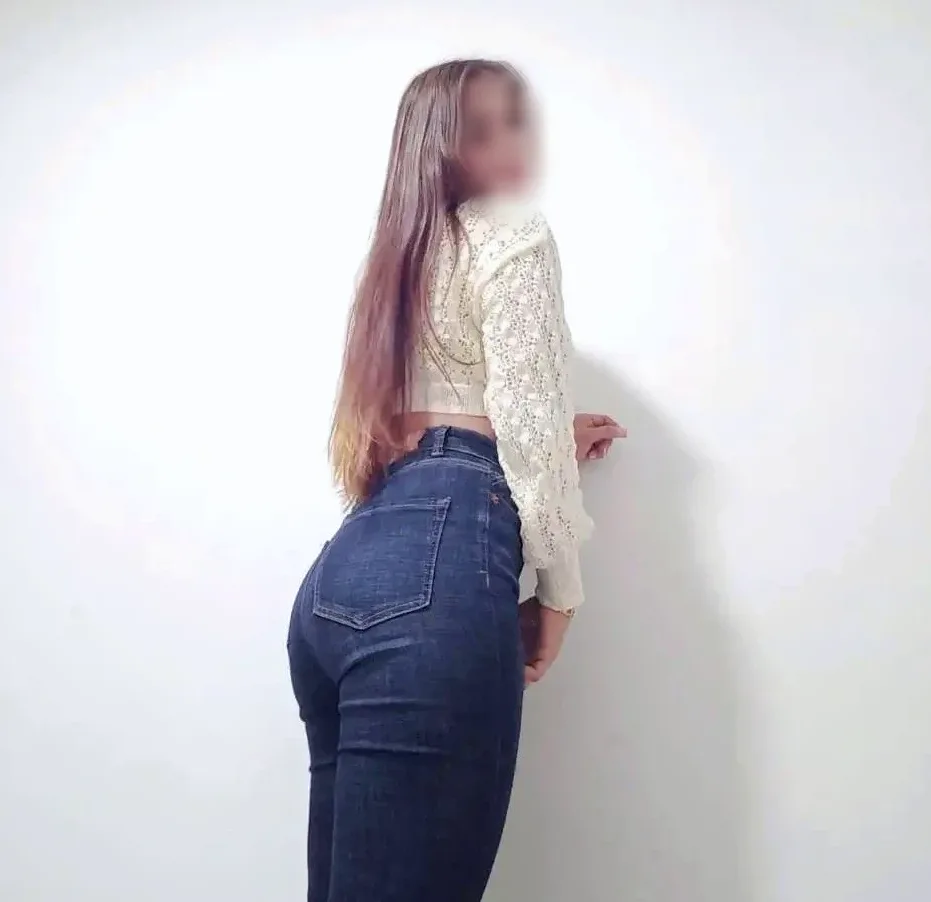 Lotte, 28