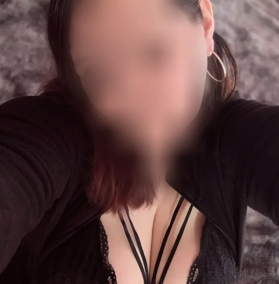 Nadia, 39