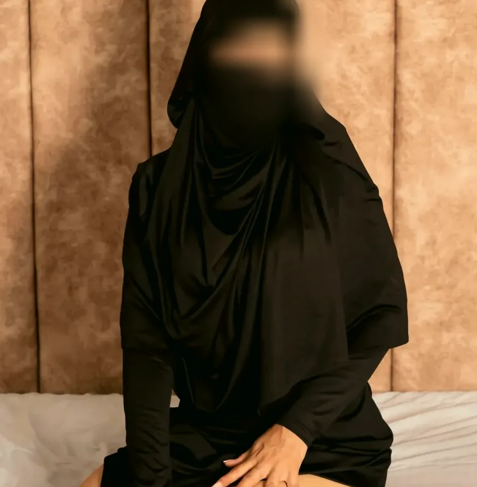 Sophie, 35