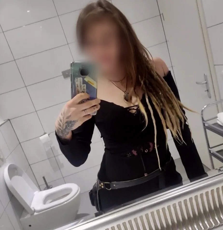 Yasmin, 30